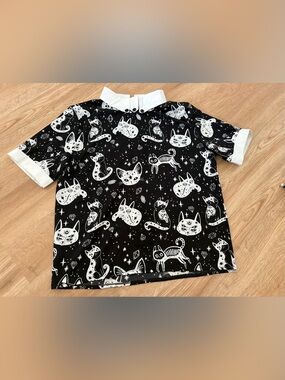 Black & White Celestial Cat Print Top with White Collar